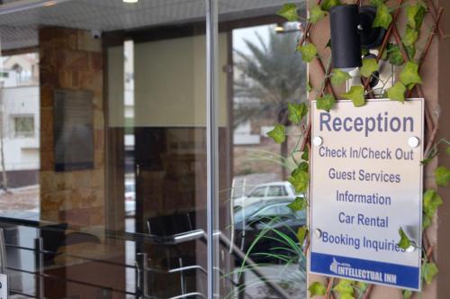 Hotel Intellectual Inn, Bahria Town