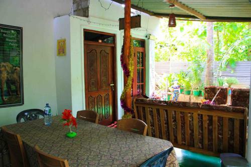 Sigiri Tarushan Home Stay