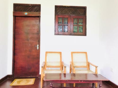 Hotel Inamaluwa Inn