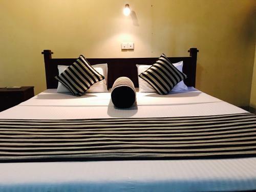 Hotel Inamaluwa Inn