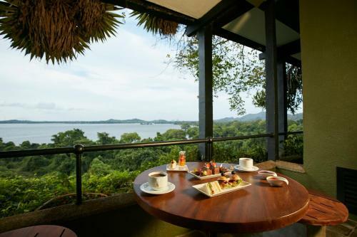 Hotel Heritance Kandalama