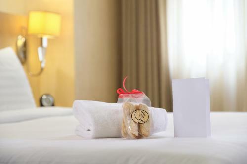Golden Prince Hotel & Suites
