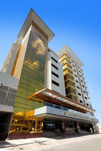 Golden Prince Hotel & Suites