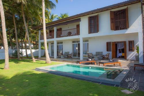 Villa Amandhira