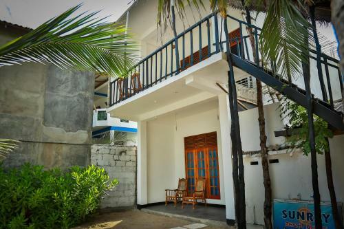 Hostal Sunray Beach House