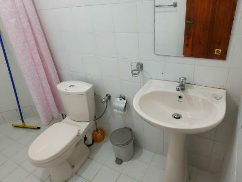 Hostal Ibis Guesthouse & Bungalows