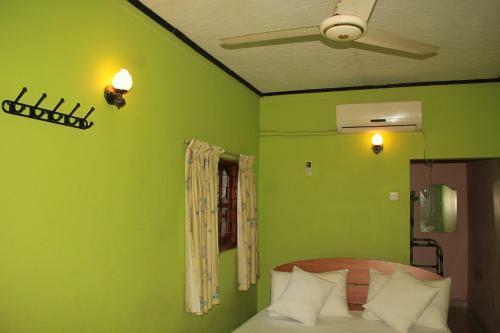 Hostal Elephants Fence Guest & Safari Services
