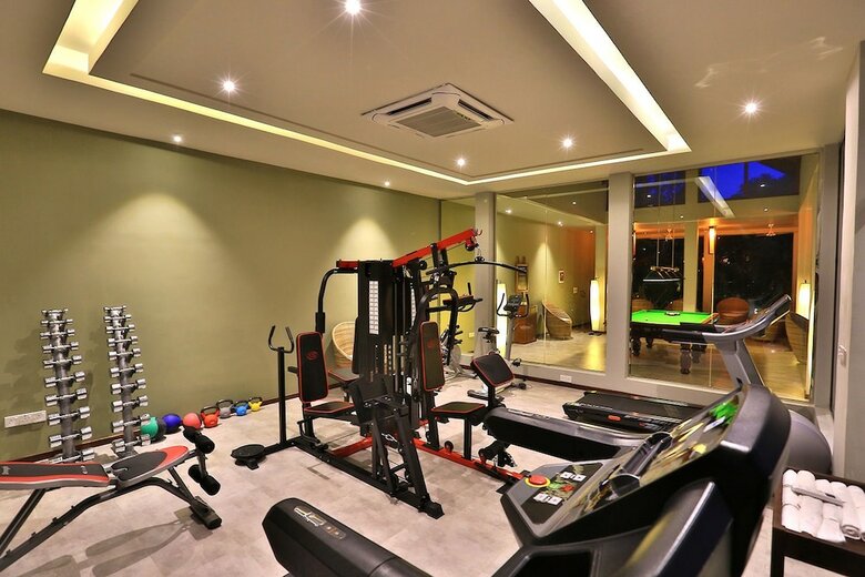 Hotel Chaarya Resort & Spa