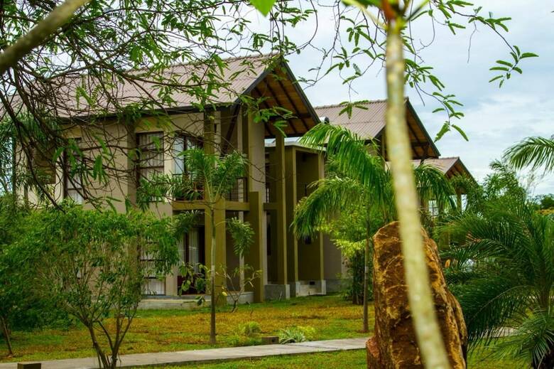 Hotel Chaarya Resort & Spa