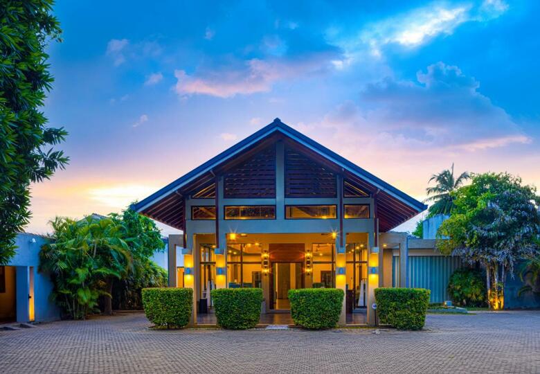 Hotel Chaarya Resort & Spa