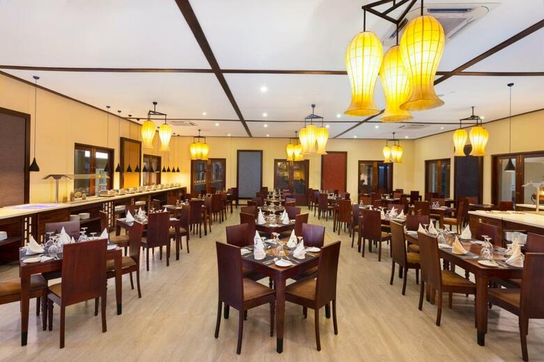 Hotel Chaarya Resort & Spa