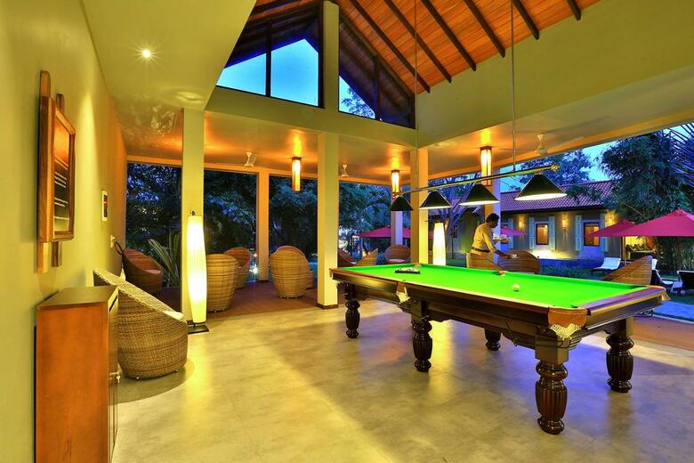 Hotel Chaarya Resort & Spa