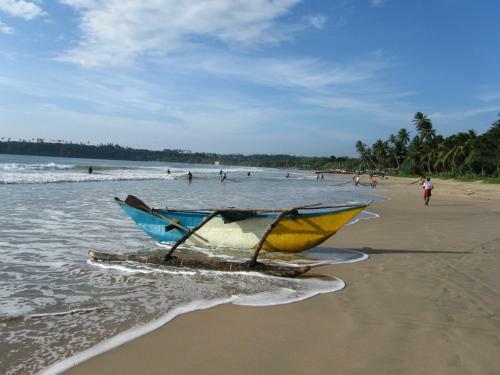 Hotel Isana Beach House
