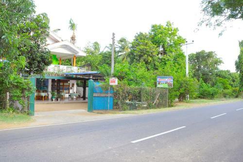 Hotel Ajith Rooms And Jeep