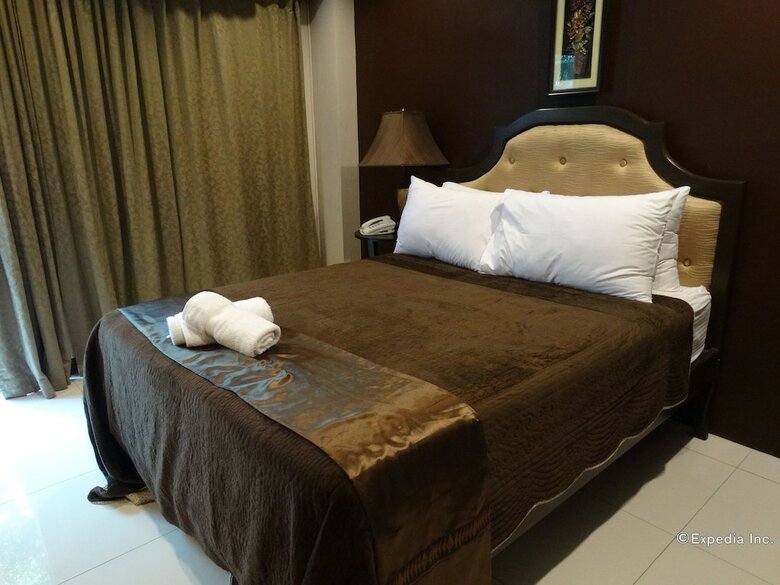 Hotel The Peridot Suites