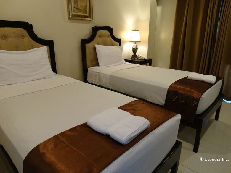 Hotel The Peridot Suites