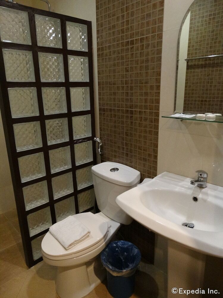 Hotel The Peridot Suites