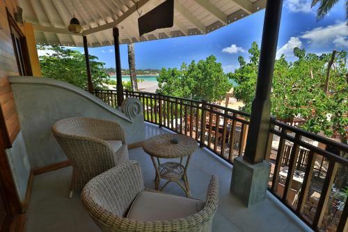 Hotel Thaproban Beach House