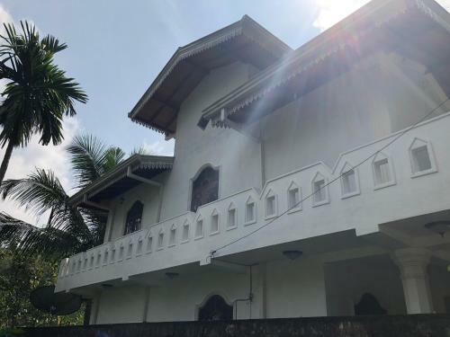 Hostal Tiny Royal Palace