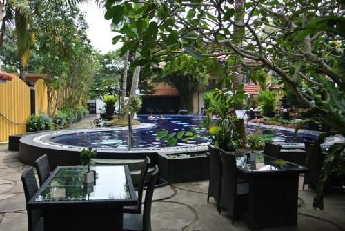 Hotel Flower Garden
