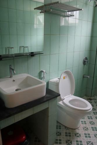 Aqua Travel Lodge
