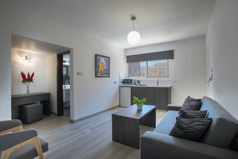 Hotel Apartments Petrou Bros