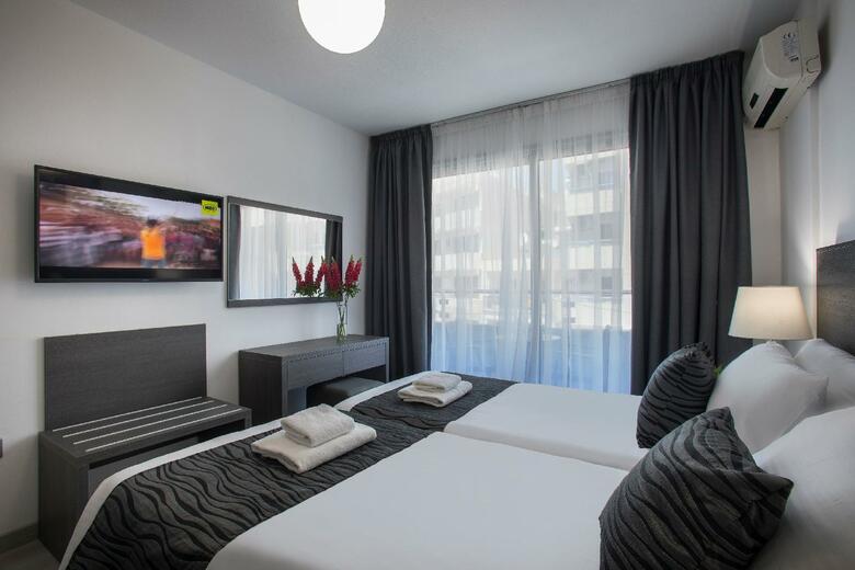 Hotel Apartments Petrou Bros