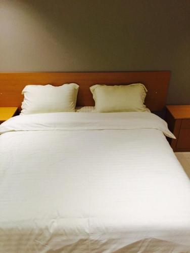 Al Amoria Furnished Apartments 4