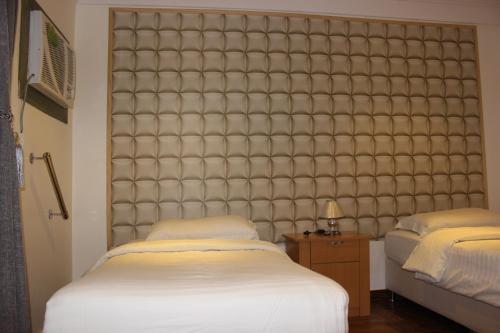 Al Amoria Furnished Apartments 4