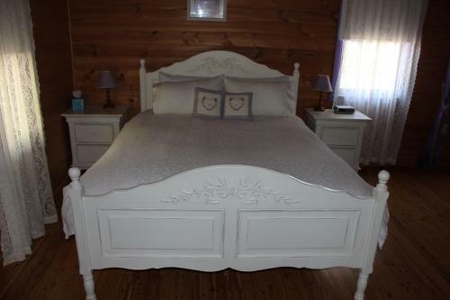 Bed & Breakfast Elinike Guest Cottages
