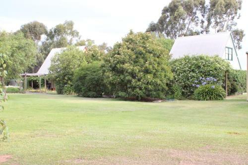 Bed & Breakfast Elinike Guest Cottages