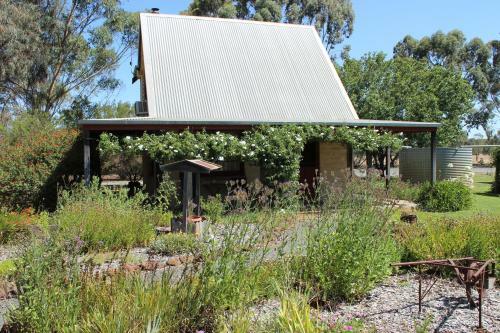 Bed & Breakfast Elinike Guest Cottages