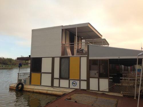 Mary River Houseboats