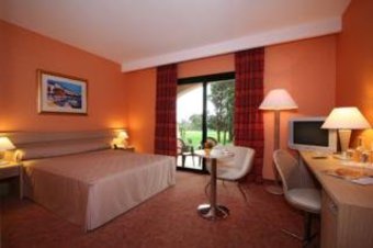 Hotel Breakfree Savannah(studio Spa)