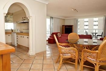 Hotel Hi-surf Beachfront Resort Apartments