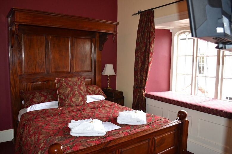 The Red Lion Hotel