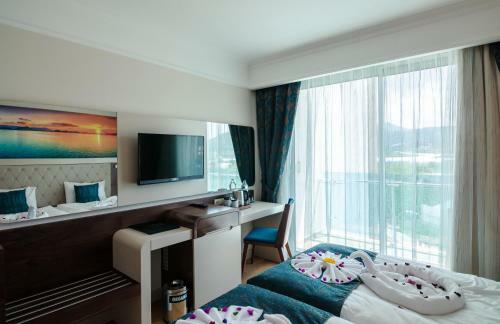 Lumos Deluxe Resort Hotel & Spa