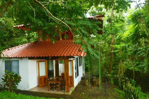 Casa De La Monta�a