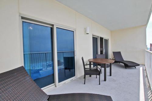 Apartamento Crystal Tower 1608