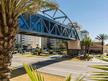 Apartamento Crystal Tower 1002