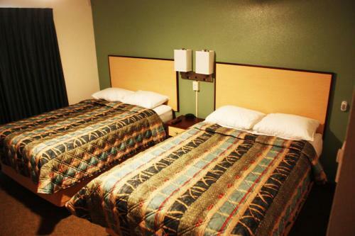 Motel Rewak Studios