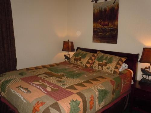 Two-bedroom Plus Den Premier Unit #13 By Escape For All Seasons