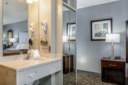 Clarion Hotel By Humboldt Bay