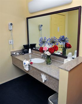 Motel Pacific View Inn & Suites
