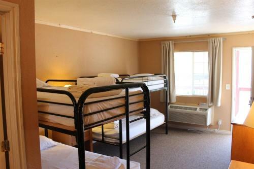 Whitney Portal Hostel And Hotel
