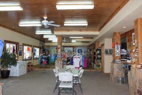 Whitney Portal Hostel And Hotel