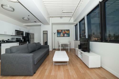 California Spring Apartment