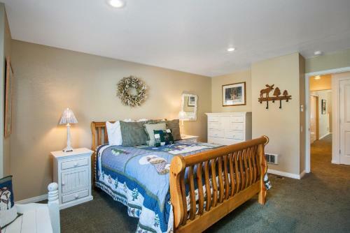 Lodge Mammoth Golf Properties By 101 Great Escapes