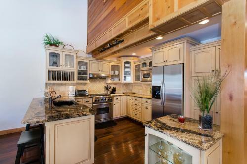 Lodge Mammoth Golf Properties By 101 Great Escapes