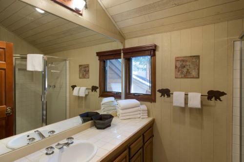 Lodge Mammoth Golf Properties By 101 Great Escapes